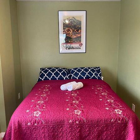Private Room In Los Angeles With Wifi, Tv, And View Of Hollywood Sign & Shared Kitchen Exterior photo