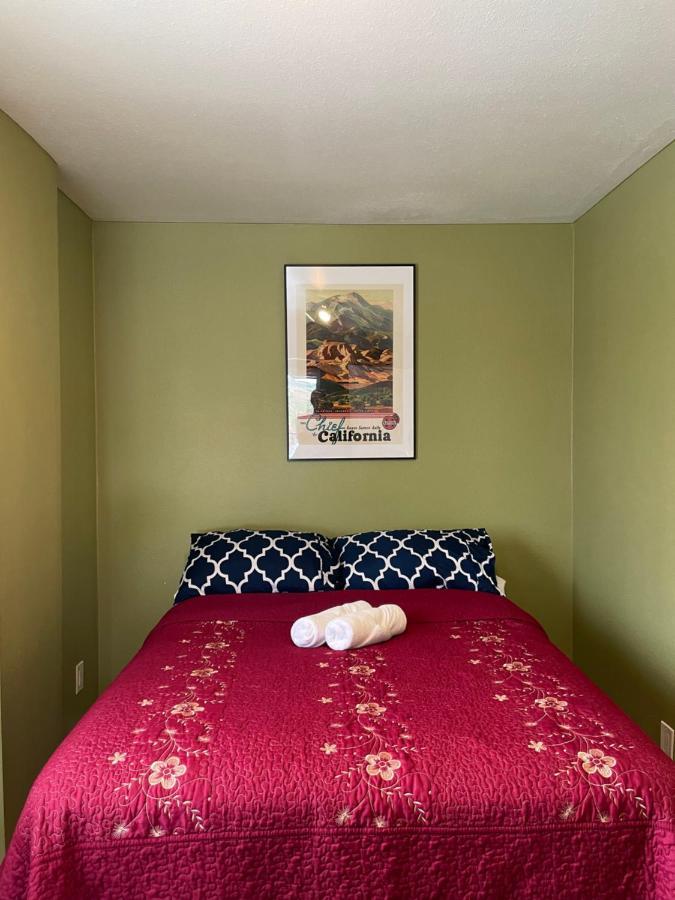 Private Room In Los Angeles With Wifi, Tv, And View Of Hollywood Sign & Shared Kitchen Exterior photo